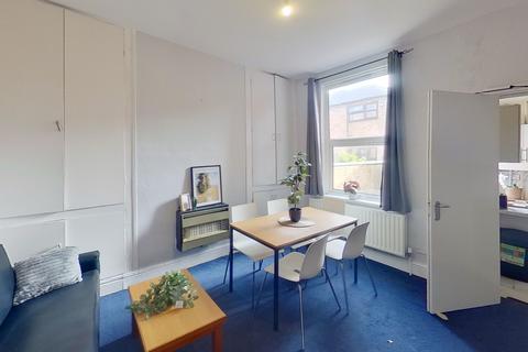4 bedroom semi-detached house to rent, 1 Highfield Road, Nottingham