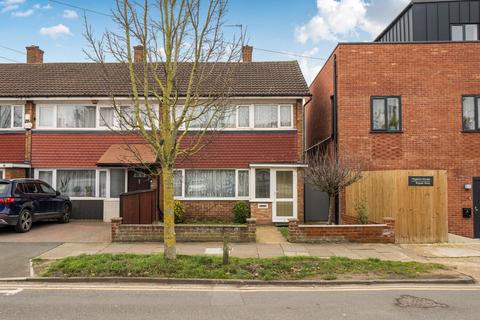 Roper Way, Mitcham CR4