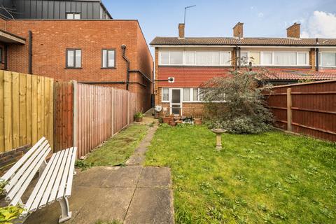 undefined, Roper Way, Mitcham CR4