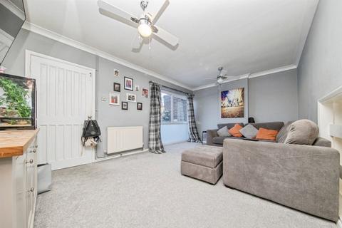 3 bedroom terraced house for sale, Fountains Road, Ipswich