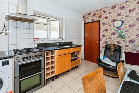 3 bedroom end of terrace house for sale, Colonial Road, Slough