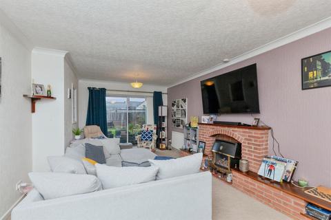 4 bedroom detached house for sale, Pells Close, Fleckney, Leicester