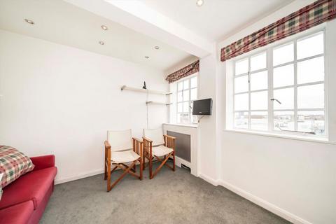 Studio to rent, Woburn Place, London WC1H