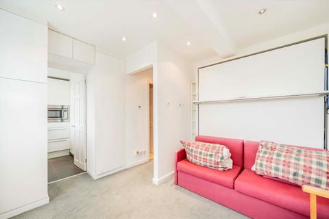 Studio to rent, Woburn Place, London WC1H