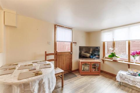 2 bedroom semi-detached bungalow for sale, Lindsey Avenue, Evesham WR11