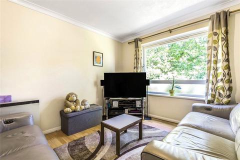 1 bedroom flat for sale, Wellingtonia House, Addlestone KT15