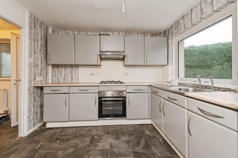 3 bedroom semi-detached house for sale, Cromarty Avenue, Huddersfield