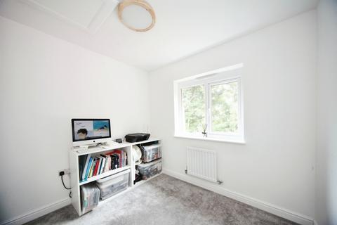 3 bedroom semi-detached house for sale, Armstrong Road, LUTON