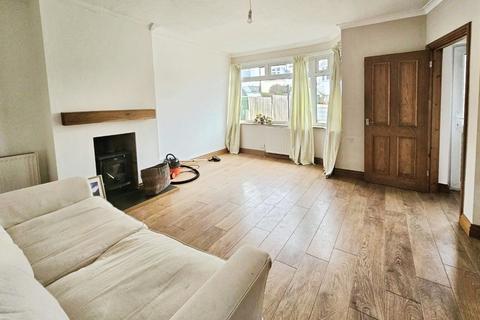 3 bedroom end of terrace house to rent, Lawrence Grove, Cam, Dursley