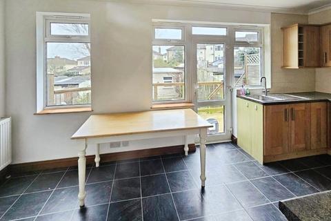 3 bedroom end of terrace house to rent, Lawrence Grove, Cam, Dursley