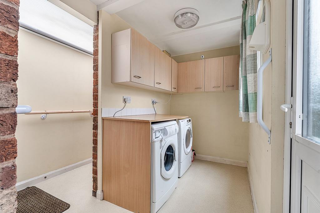 Laundry / Store