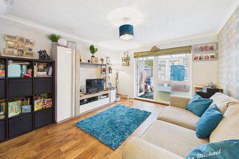 2 bedroom terraced house for sale, Field Close, Aylesbury