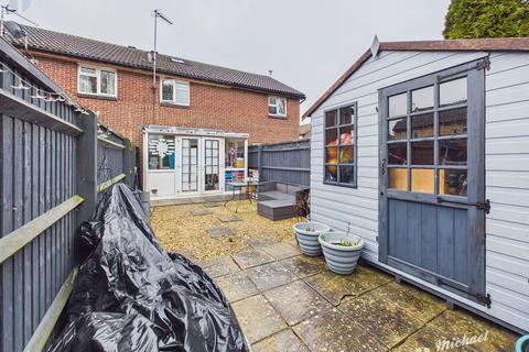 2 bedroom terraced house for sale, Field Close, Aylesbury