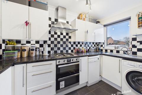 2 bedroom terraced house for sale, Field Close, Aylesbury