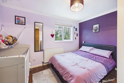 2 bedroom terraced house for sale, Field Close, Aylesbury