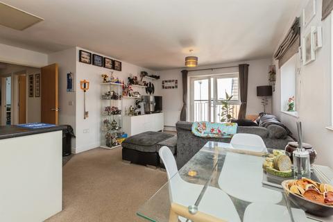 2 bedroom flat for sale, Boldison Close, Aylesbury