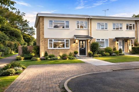 Dolphin Place,  Aylesbury,  HP21