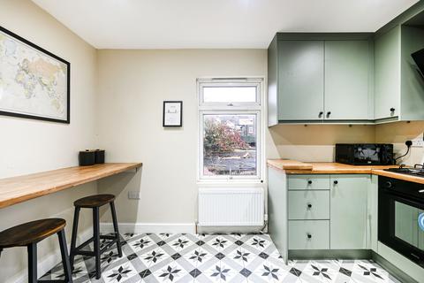 2 bedroom semi-detached house to rent, Gordon Road, Tunbridge Wells TN4