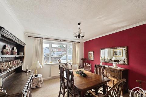 4 bedroom detached house for sale, Hempstead Road, Gillingham ME7