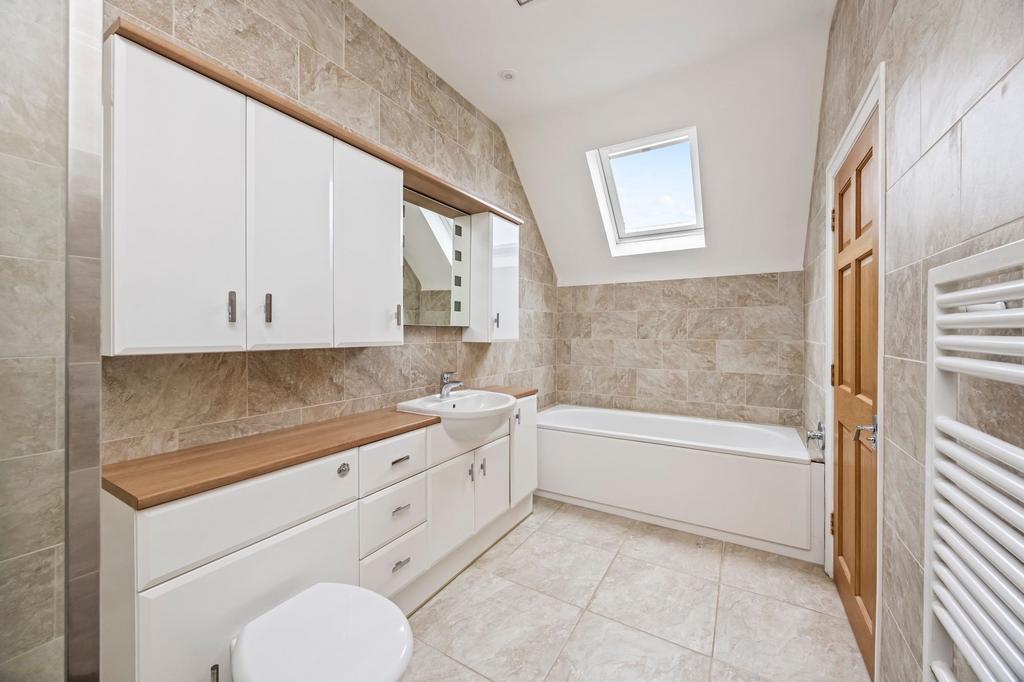 En suite to principal Bedroom