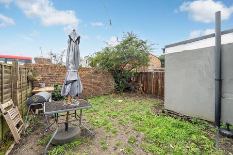 3 bedroom flat to rent, Bertie Road, Willesden Green, London, NW10