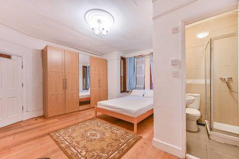 3 bedroom flat to rent, Bertie Road, Willesden Green, London, NW10