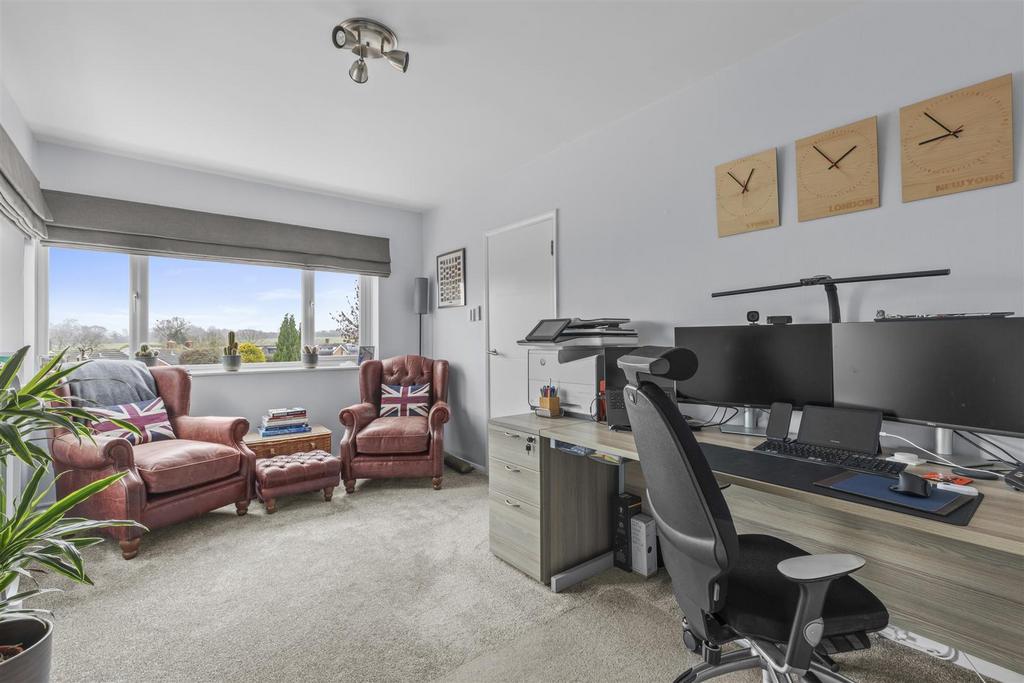 71 Brands Hill Ave, HP13 5 PY-3.jpg