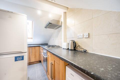 Studio to rent, Bertie Road, Willesden Green, London, NW10