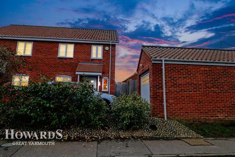 3 bedroom semi-detached house for sale, School Road, Martham