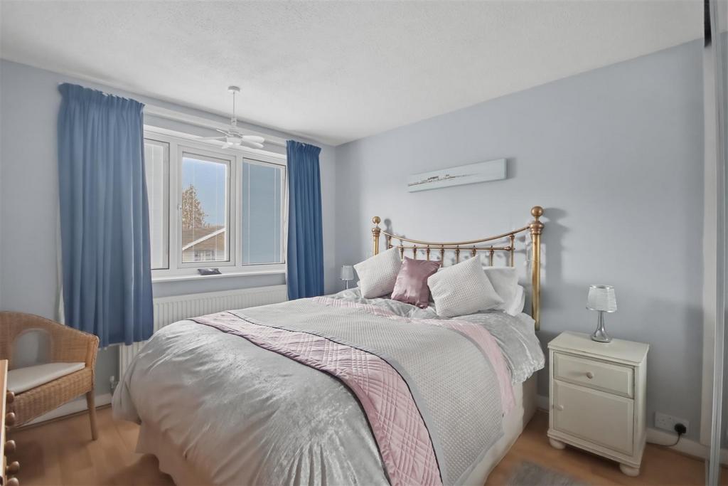 Bedroom 1 (7).jpg