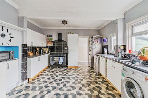 5 bedroom end of terrace house for sale, Church Walk, Worthing