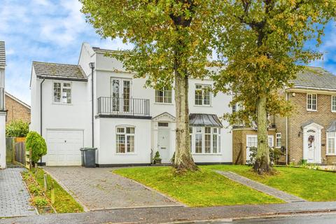 4 bedroom detached house for sale, Blunts Wood Road, Haywards Heath