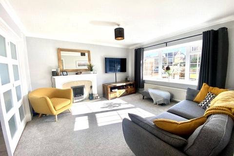 3 bedroom detached house to rent, Occupation Lane, Keighley BD22