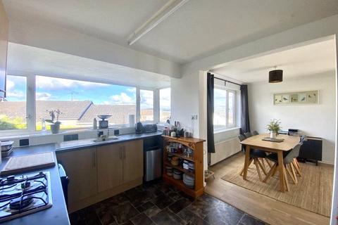 3 bedroom detached house to rent, Occupation Lane, Keighley BD22