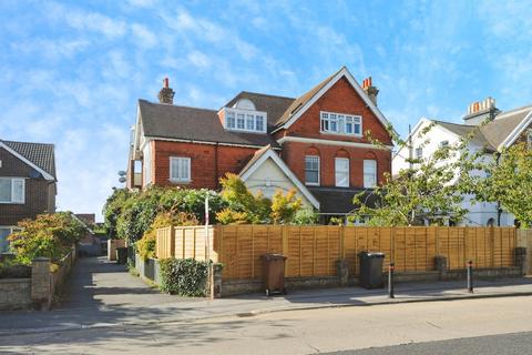 2 bedroom ground floor flat for sale, Sedlescombe Road South, St. Leonards-On-Sea