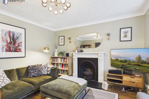 4 bedroom semi-detached house for sale, Coulsdon CR5