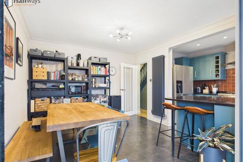 4 bedroom semi-detached house for sale, Coulsdon CR5