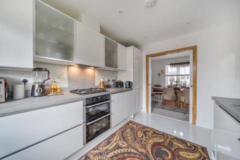 3 bedroom detached house for sale, Arlesey Road, Henlow, SG16