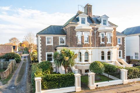 Dover Road, Walmer, Deal, Kent, CT14