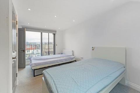 5 bedroom semi-detached house to rent, Groveland Way, New Malden KT3