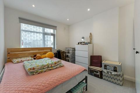 5 bedroom semi-detached house to rent, Groveland Way, New Malden KT3