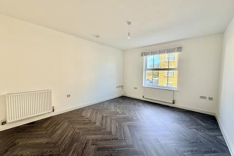 1 bedroom apartment to rent, Malyon Close, CM7