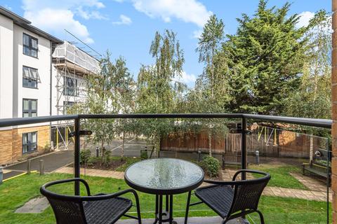 2 bedroom flat for sale, Garratt Lane, Tooting, London, SW17