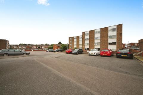 Handcross Road, Luton