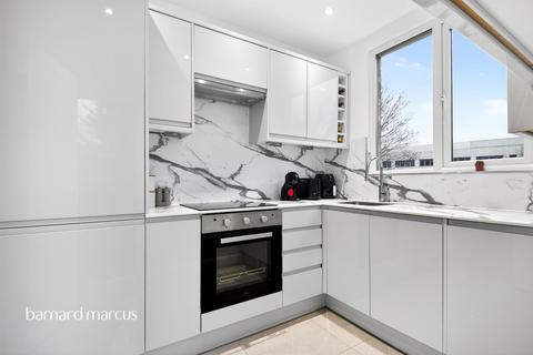 3 bedroom semi-detached house for sale, Fernwood Crescent, London