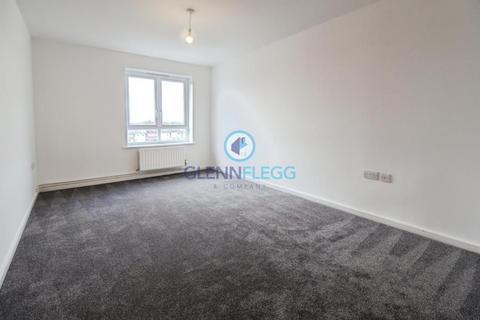 2 bedroom flat to rent, ASHWOOD PLACE, TAMAR WAY,LANGLEY,