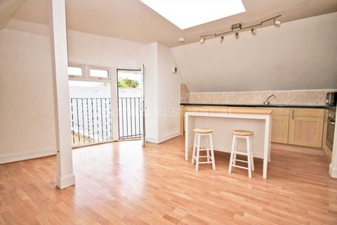 1 bedroom flat for sale, Cheam Common Road, Worcester Park