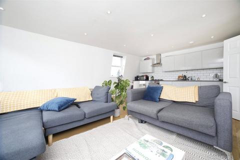 3 bedroom flat to rent, Greencroft Gardens, London, NW6