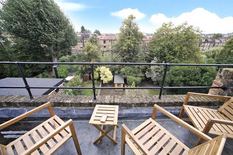 3 bedroom flat to rent, Greencroft Gardens, London, NW6