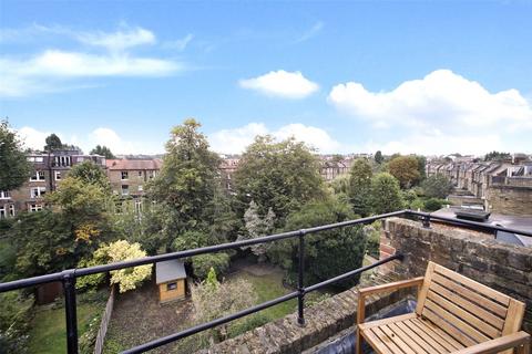3 bedroom flat to rent, Greencroft Gardens, London, NW6
